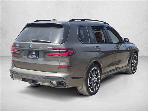 New 2027 BMW X7 xDrive40i w/ M Sport Package AWD/4WD image 2