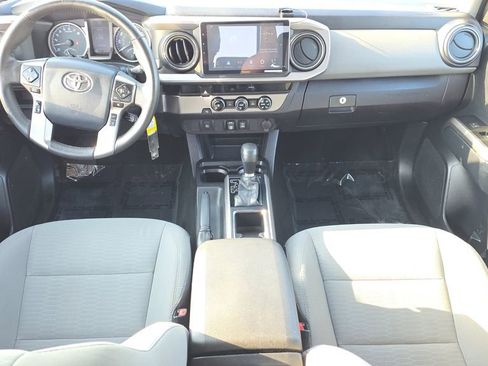 Used 2018 Toyota Tacoma SR5 image 14