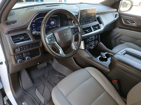 Used 2024 Chevrolet Suburban Z71 w/ Luxury Package image 10