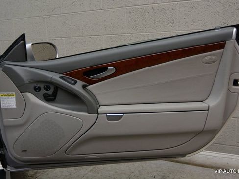 Used 2004 Mercedes-Benz SL 500 image 12