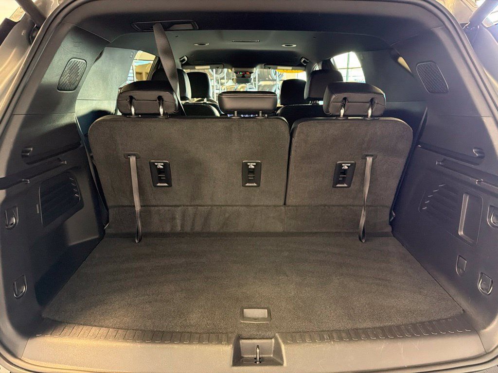 Used 2026 Chevrolet Traverse LT w/ Driver Confidence Package AWD/4WD image 27