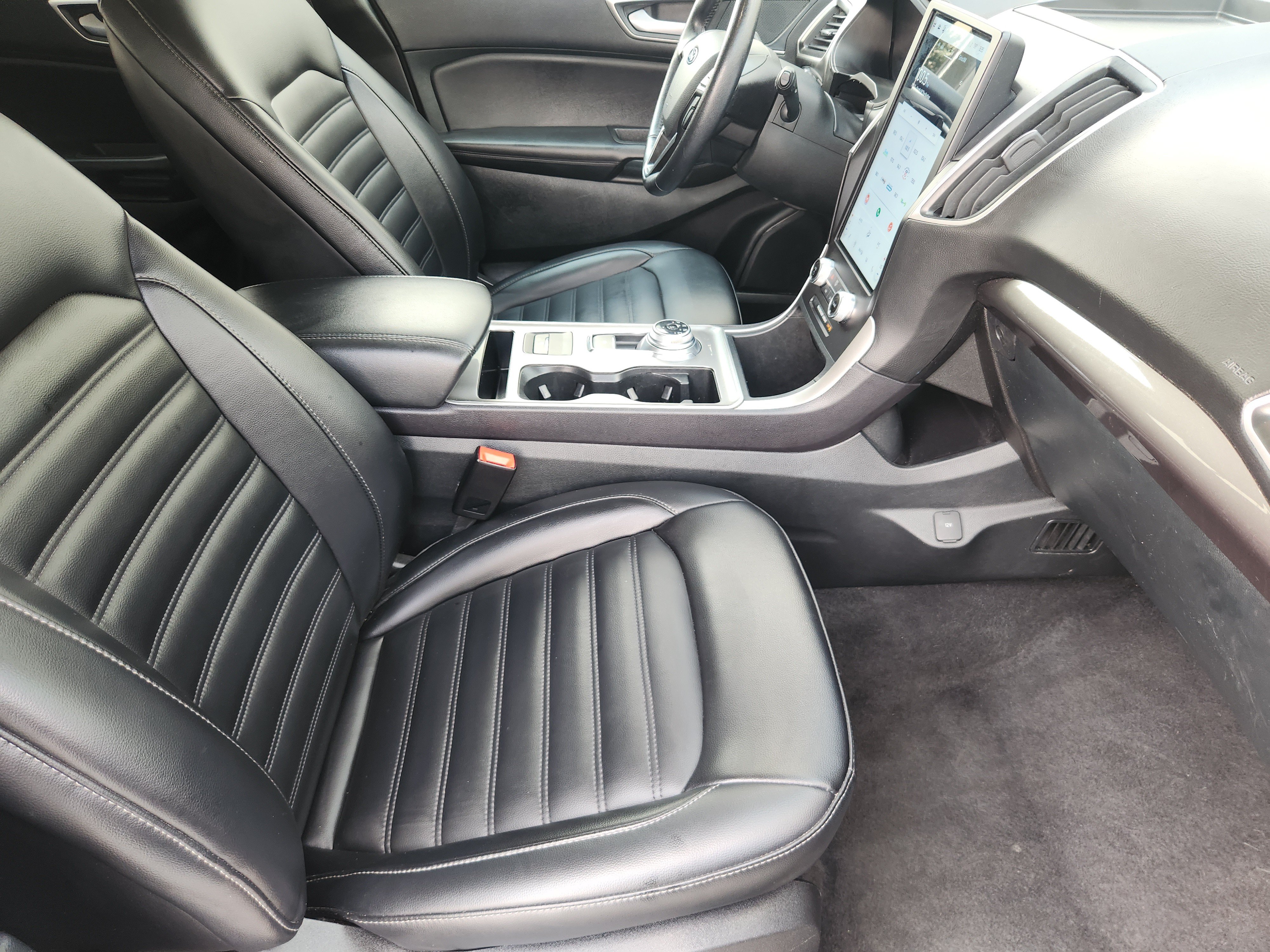 Used 2024 Ford Edge SEL AWD/4WD image 16