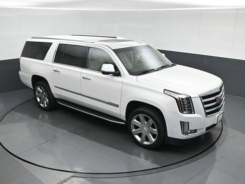 Used 2018 Cadillac Escalade ESV Luxury image 78