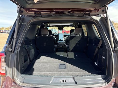 Used 2024 Ford Expedition Platinum image 28
