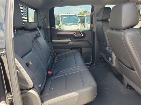 Used 2025 Chevrolet Silverado 1500 RST w/ Convenience Package II RWD image 6