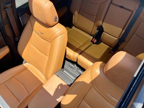 Used 2025 Cadillac XT5 Premium Luxury w/ Technology Package AWD/4WD image 23