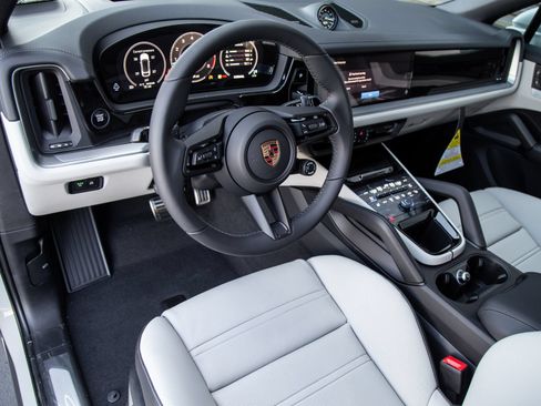 New 2026 Porsche Cayenne S AWD/4WD image 4