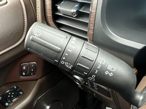 Used 2022 Ford Expedition King Ranch AWD/4WD image 49