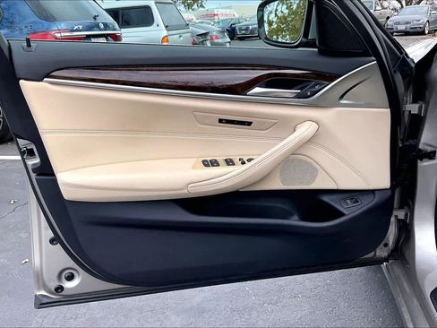 Used 2019 BMW 530i w/ Convenience Package image 24