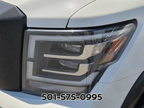 Used 2021 Nissan Titan PRO-4X w/ Pro-4x Utility Package AWD/4WD image 11