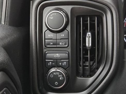 Used 2022 Chevrolet Silverado 1500 Custom image 16