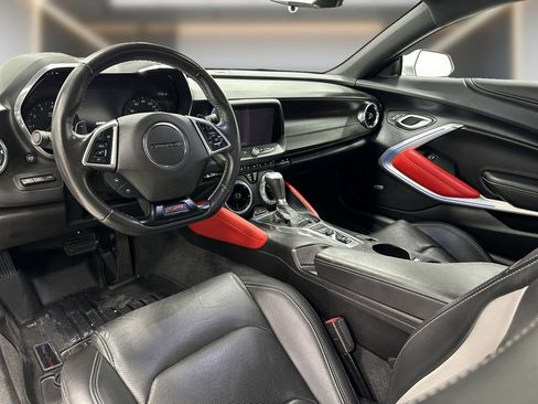Used 2018 Chevrolet Camaro SS RWD image 12
