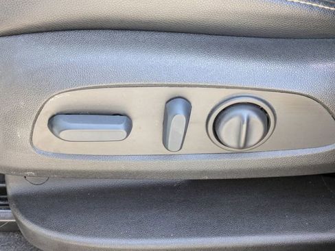 Used 2022 Chevrolet Equinox Premier AWD/4WD image 18