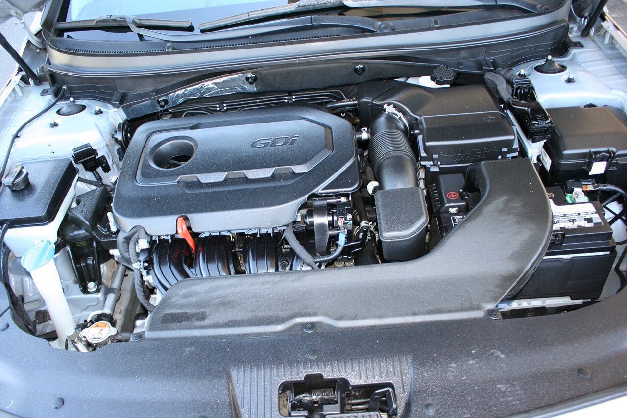 Used 2017 Hyundai Sonata SE FWD image 11