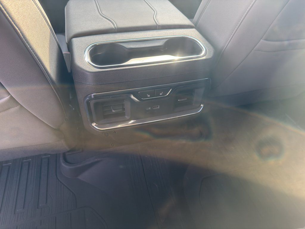 Used 2025 GMC Sierra 2500 SLT w/ SLT Premium Package AWD/4WD image 9