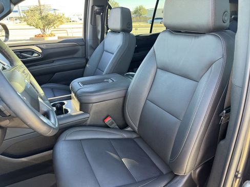 Used 2024 Chevrolet Tahoe Z71 w/ Luxury Package image 27