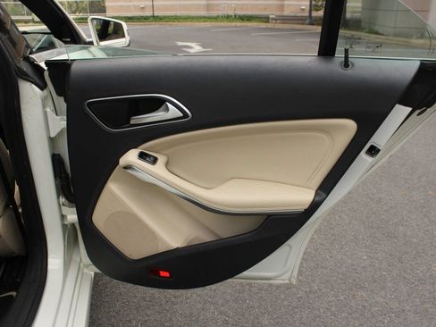 Used 2014 Mercedes-Benz CLA 250 4MATIC image 23