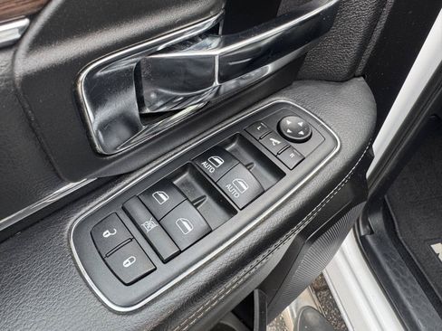 Used 2016 RAM 1500 Laramie w/ Convenience Group AWD/4WD image 14