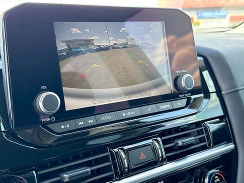 New 2025 Nissan Pathfinder SV image 28