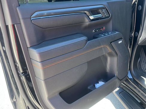 Used 2023 GMC Sierra 1500 AT4 w/ Technology Package AWD/4WD image 9