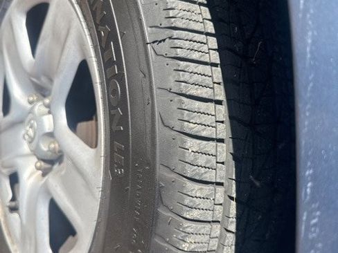 Used 2011 Toyota RAV4 4WD image 10