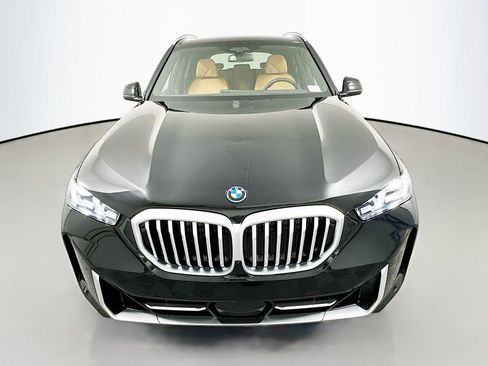 New 2026 BMW X5 xDrive50e image 2