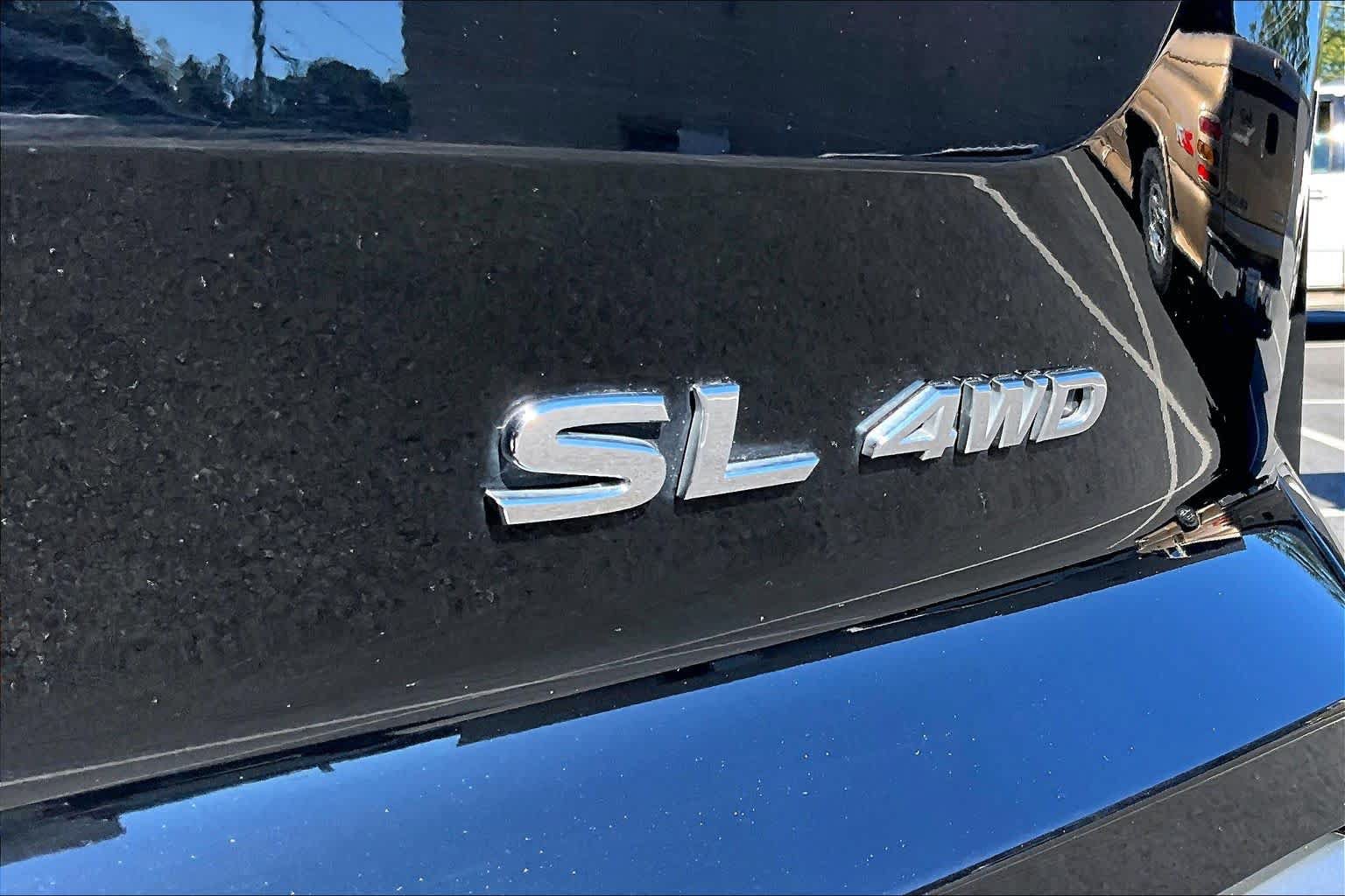 Used 2025 Nissan Pathfinder SL AWD/4WD image 10