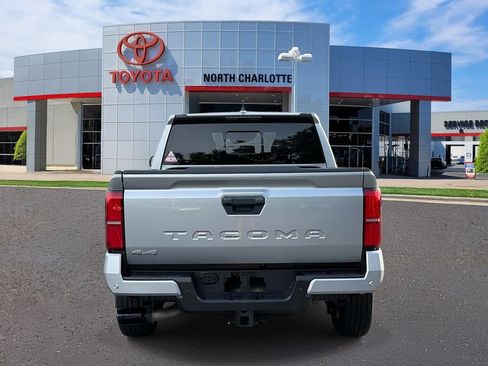 Used 2024 Toyota Tacoma SR5 w/ SR5 Upgrade Package AWD/4WD image 7