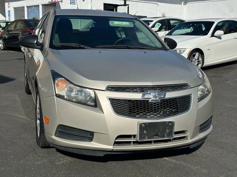 Used 2014 Chevrolet Cruze LS image 12