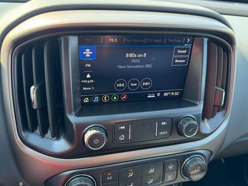 Used 2021 Chevrolet Colorado Z71 AWD/4WD image 17