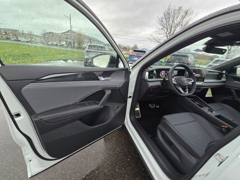New 2026 Volkswagen Tiguan SE R-Line AWD/4WD image 24