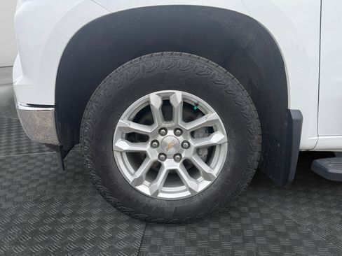 Certified 2024 Chevrolet Silverado 1500 LT w/ Z71 Off-Road Package AWD/4WD image 14