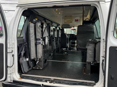 Used 2011 Ford E-350 and Econoline 350 Extended Super Duty w/ PWR Group RWD image 18