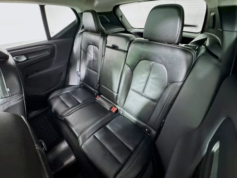 Used 2023 Volvo XC40 B5 Plus w/ Protection Package Premier AWD/4WD image 22