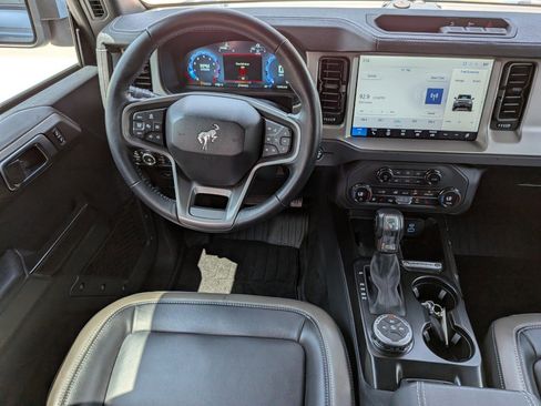 Used 2025 Ford Bronco Outer Banks AWD/4WD image 10