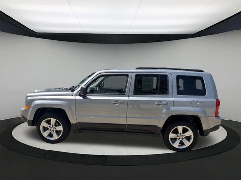 Used 2015 Jeep Patriot Latitude AWD/4WD image 4