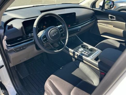 Used 2026 Kia Carnival LXS FWD image 18