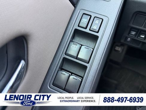 Used 2022 Nissan Frontier SV AWD/4WD image 18