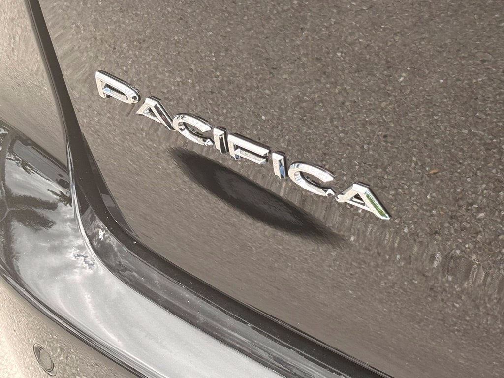 New 2027 Chrysler Pacifica Select w/ Family Tech Group FWD image 33