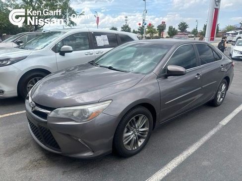Used 2015 Toyota Camry SE FWD image 1