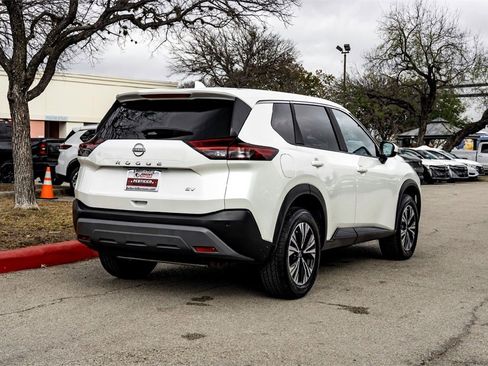 Used 2023 Nissan Rogue SV image 5