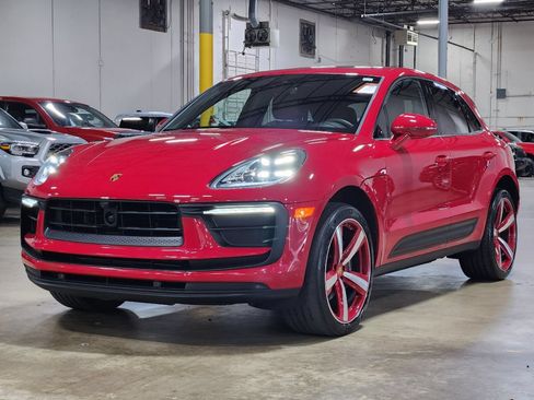 Used 2023 Porsche Macan AWD/4WD image 5
