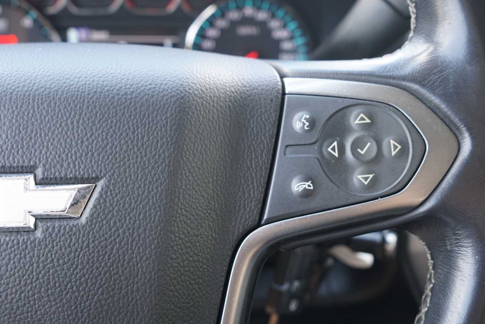 Used 2018 Chevrolet Silverado 1500 LT w/ Texas Edition AWD/4WD image 13