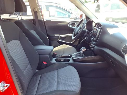 Certified 2024 Kia Soul LX w/ Option Group 015 FWD image 9