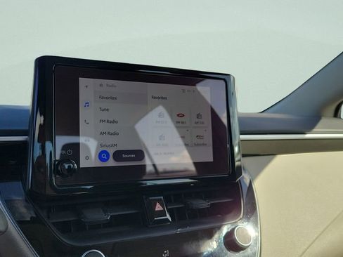 Used 2023 Toyota Corolla LE image 21