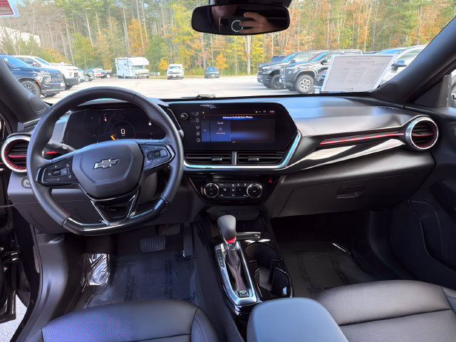 Used 2024 Chevrolet Trax RS FWD image 21
