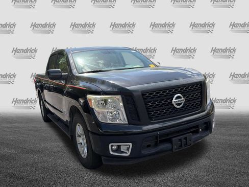 Used 2017 Nissan Titan S image 3