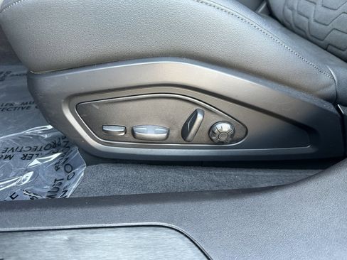 Used 2022 Audi e-tron GT Premium Plus image 31