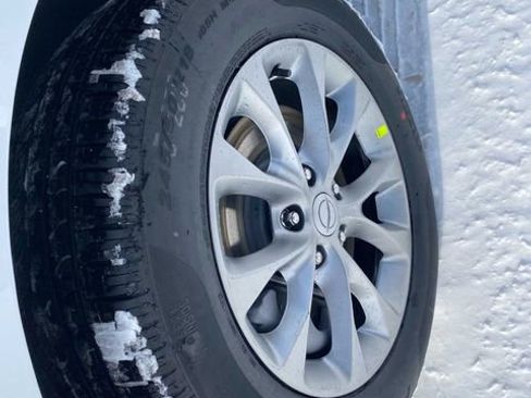New 2026 Chrysler Pacifica Select AWD/4WD image 22