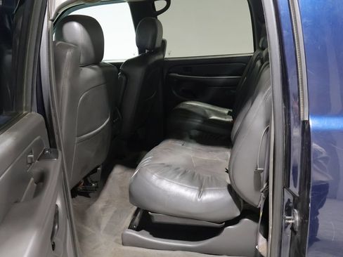 Used 2004 Chevrolet Avalanche 4x4 w/ Preferred Equipment Group image 19